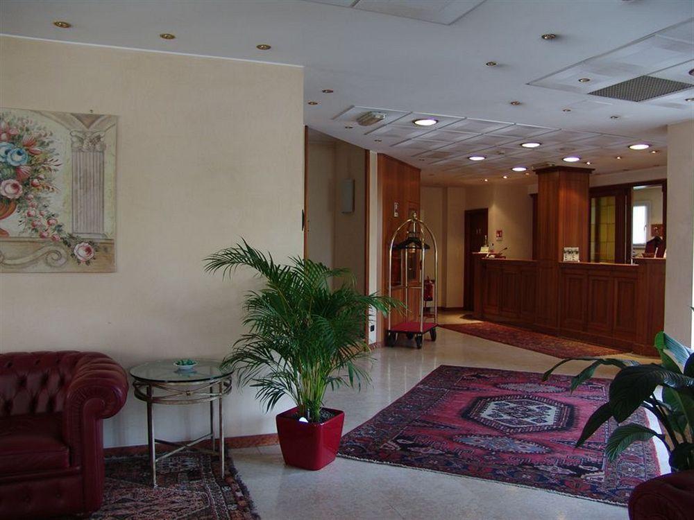 Hotel Visconti Melzo Exterior foto