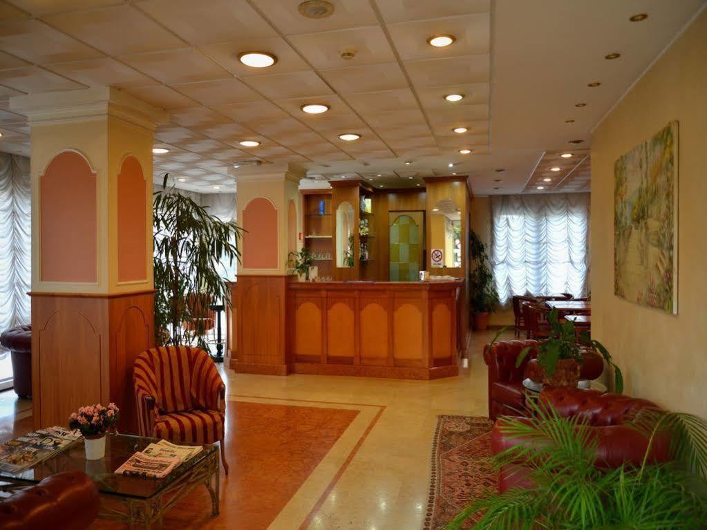 Hotel Visconti Melzo Exterior foto